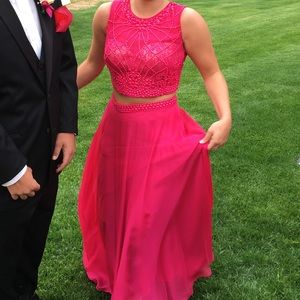 Lightly Used Prom Dress: Worn Once